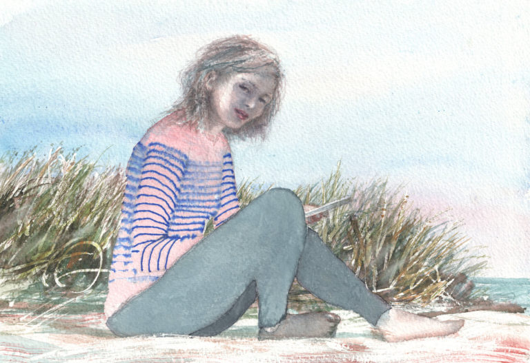 Illustration lifestyle d'une femme assise sur une plage normande